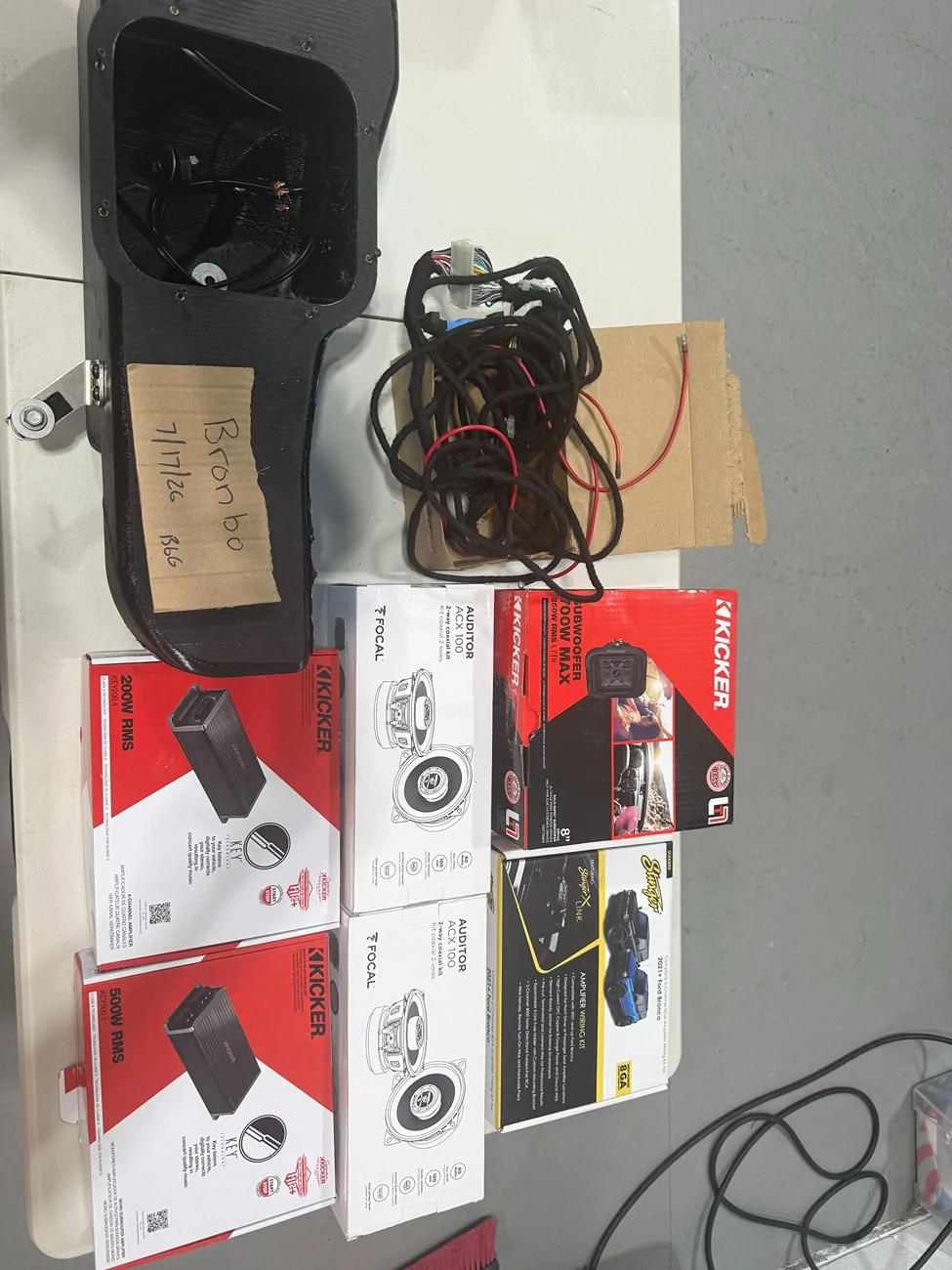 Ford Bronco FS: Kicker audio setup bronco_audio