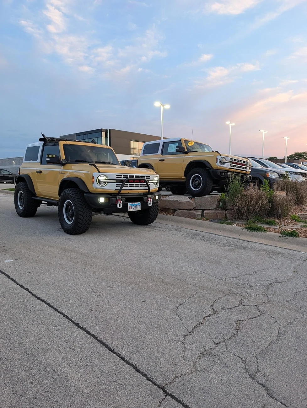 Ford Bronco Outer Banks switching from 18" to 17" rims and tires PXL_20260626_012328319