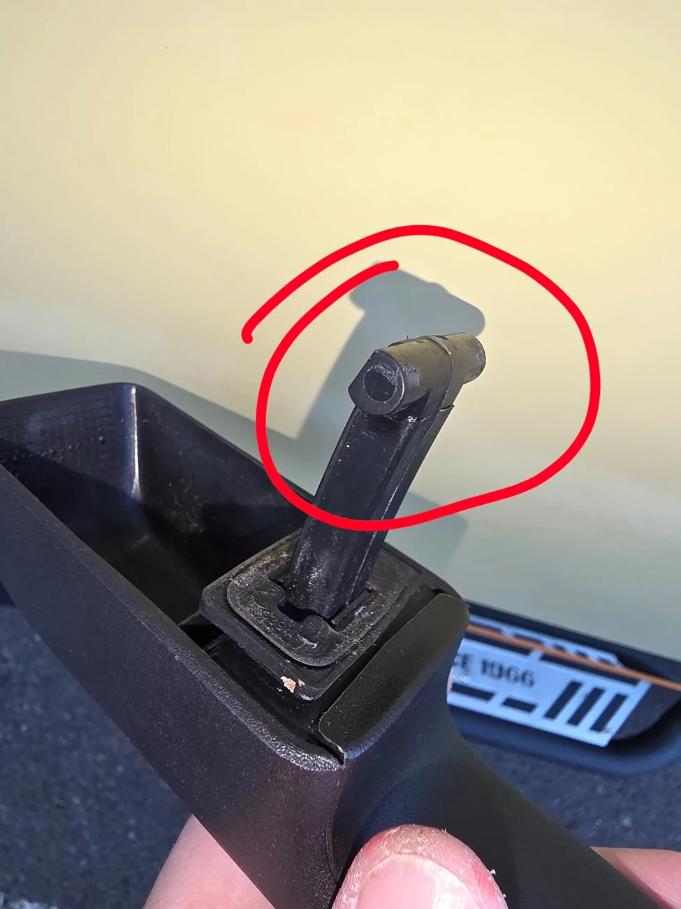 Ford Bronco Door handle release screw problem [solved] 20260719_191143