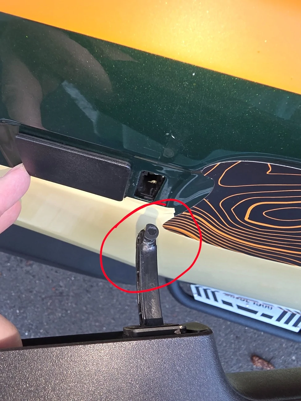 Ford Bronco Door handle release screw problem [solved] 20260719_191126