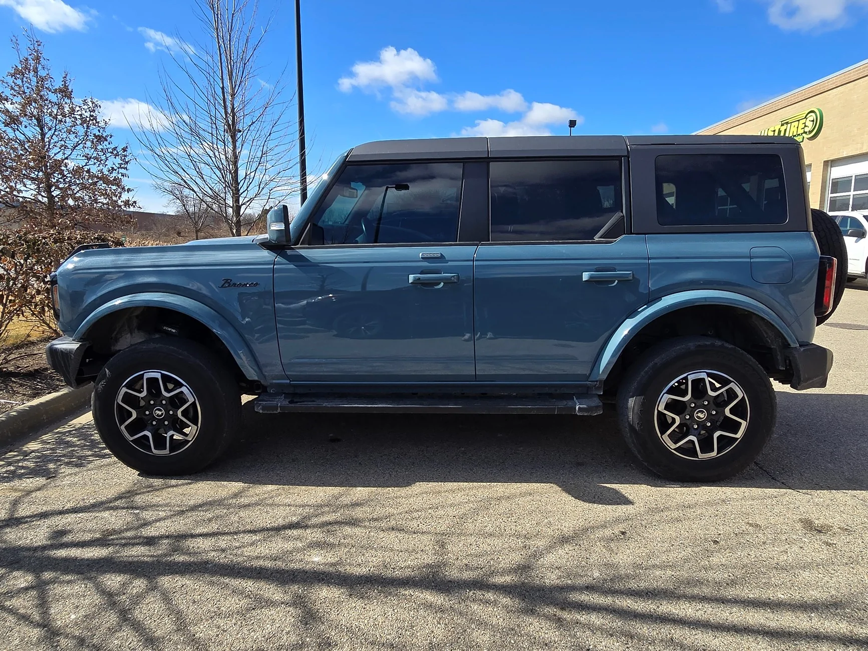 Ford Bronco Outer Banks switching from 18" to 17" rims and tires 20260301_121710