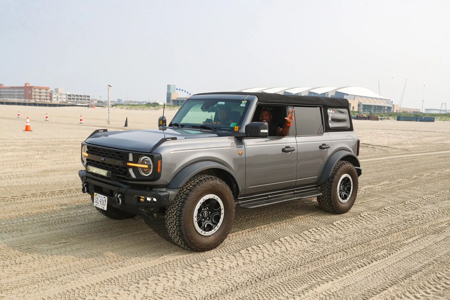 Ford Bronco What did you do TO / WITH your Bronco today? 👨🏻‍🔧🧰🚿🛠 syp_0892z_copy
