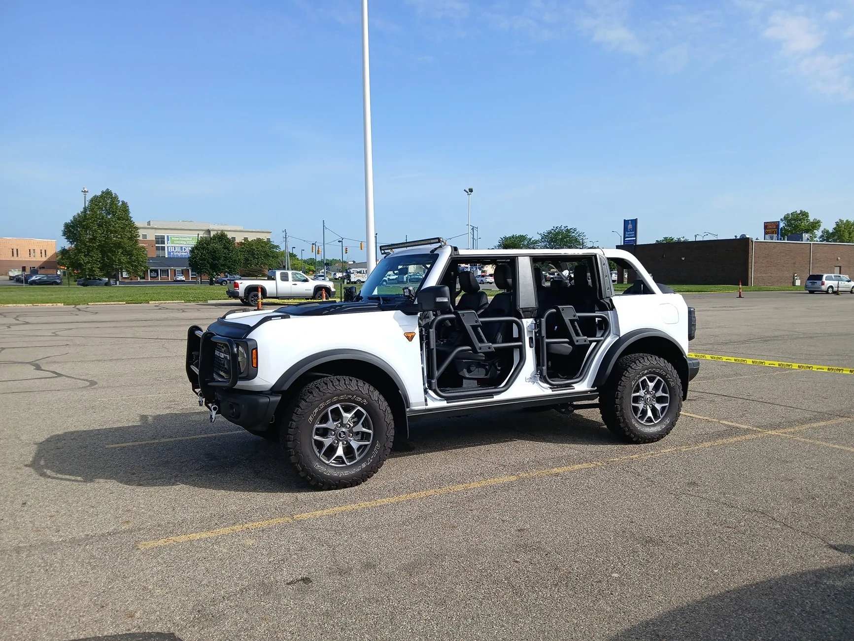 Ford Bronco OXFORD WHITE Bronco Club 20260630_091156
