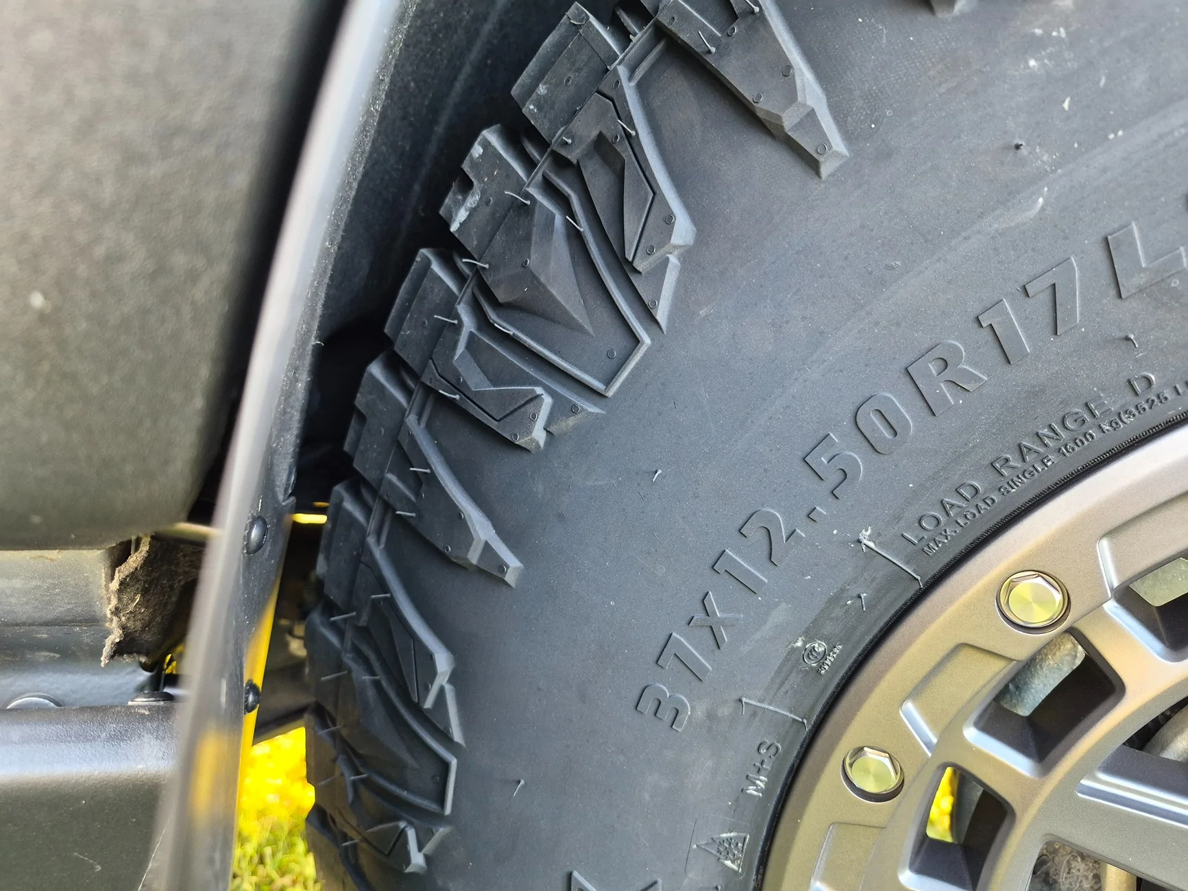 Ford Bronco Is the JKS max clearance kit always necessary for 37 tires? 20260722_200920