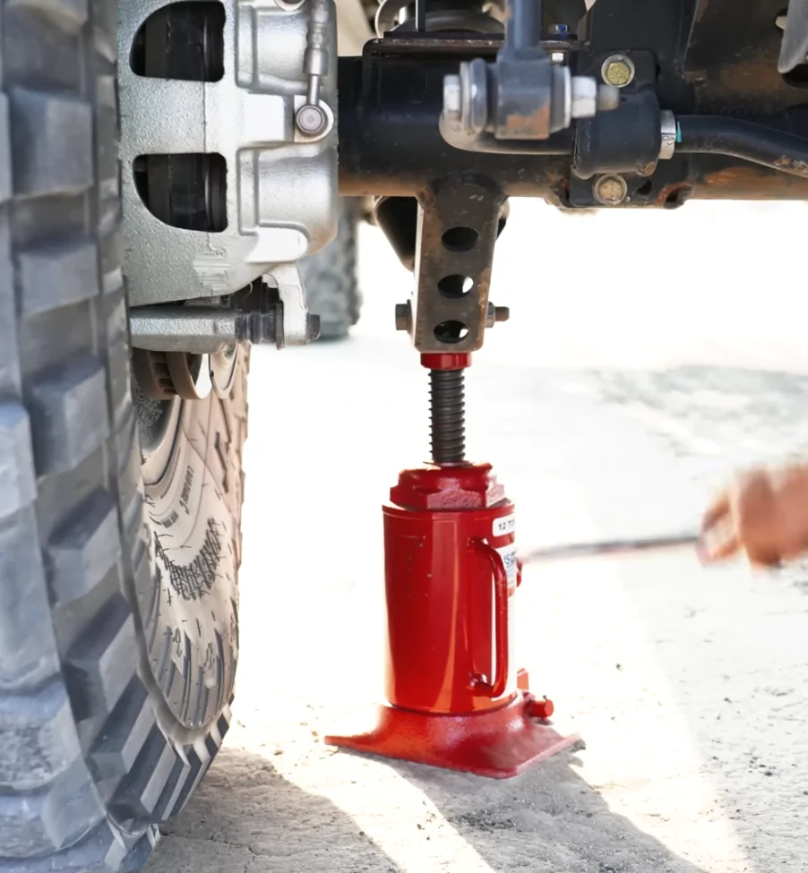 Ford Bronco Bottle Jack Lifting Points? 1784830742572-rv