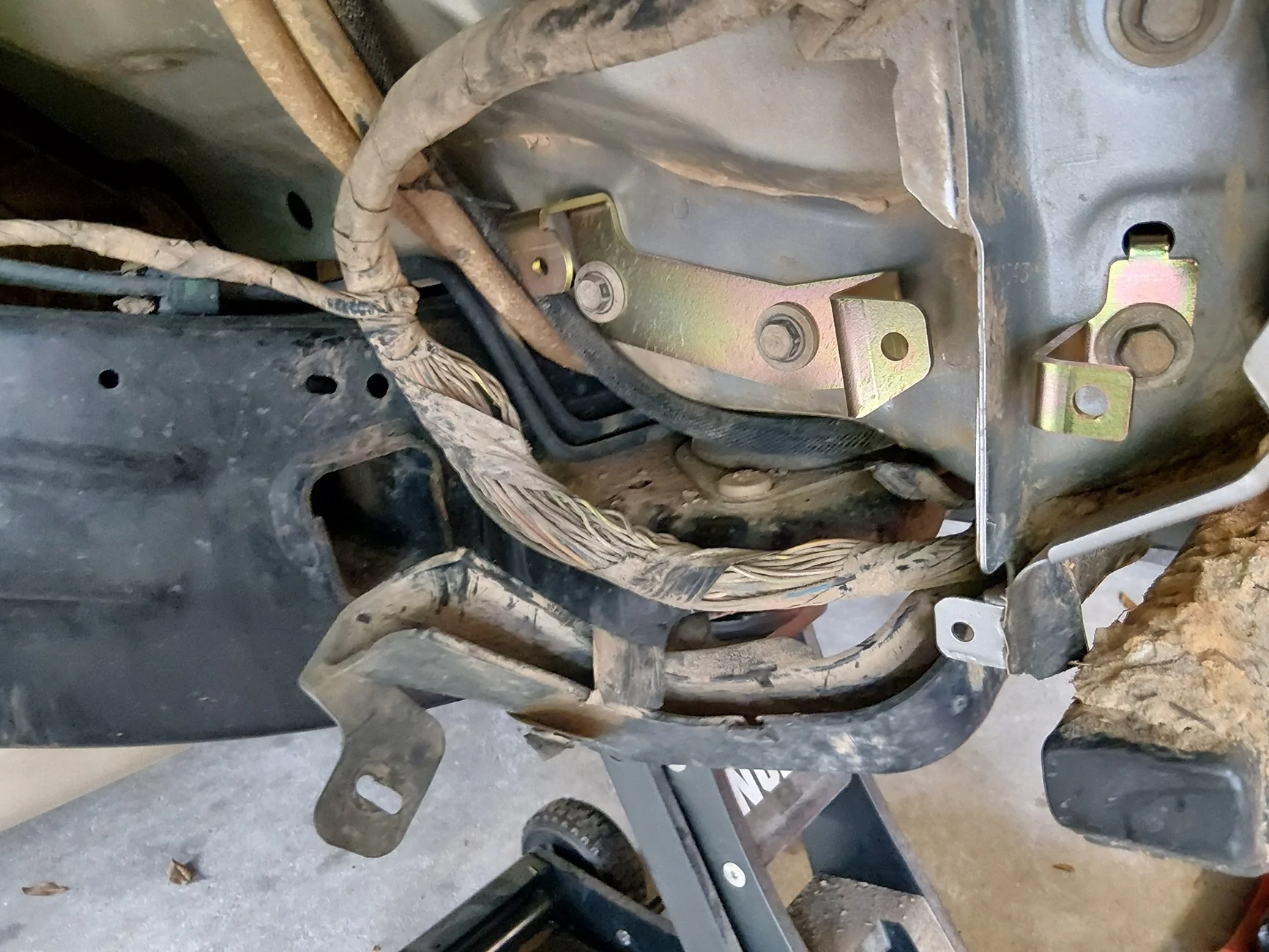 Ford Bronco Recall 26S55: 2021-2026 Bronco - Engine Compartment Wiring Harness Repair [July 23, 2026] 1000011945
