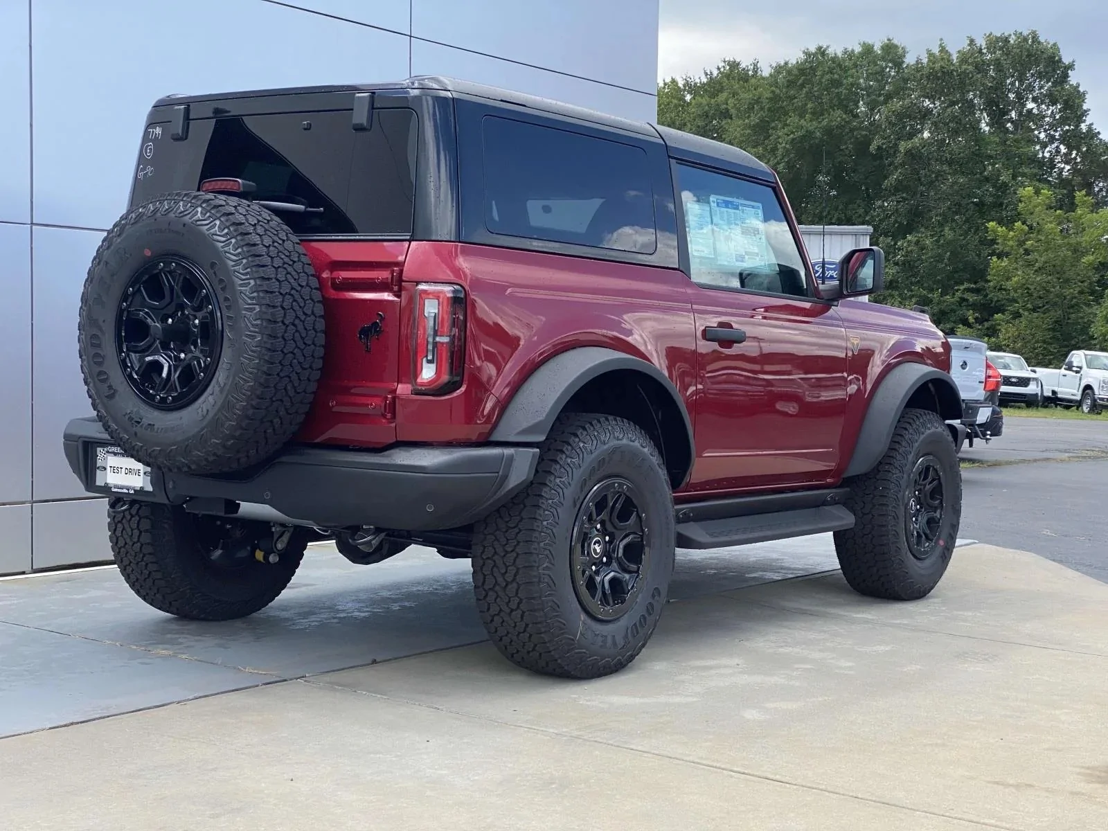 Ford Bronco Stroppe 2 door side steps Image 3