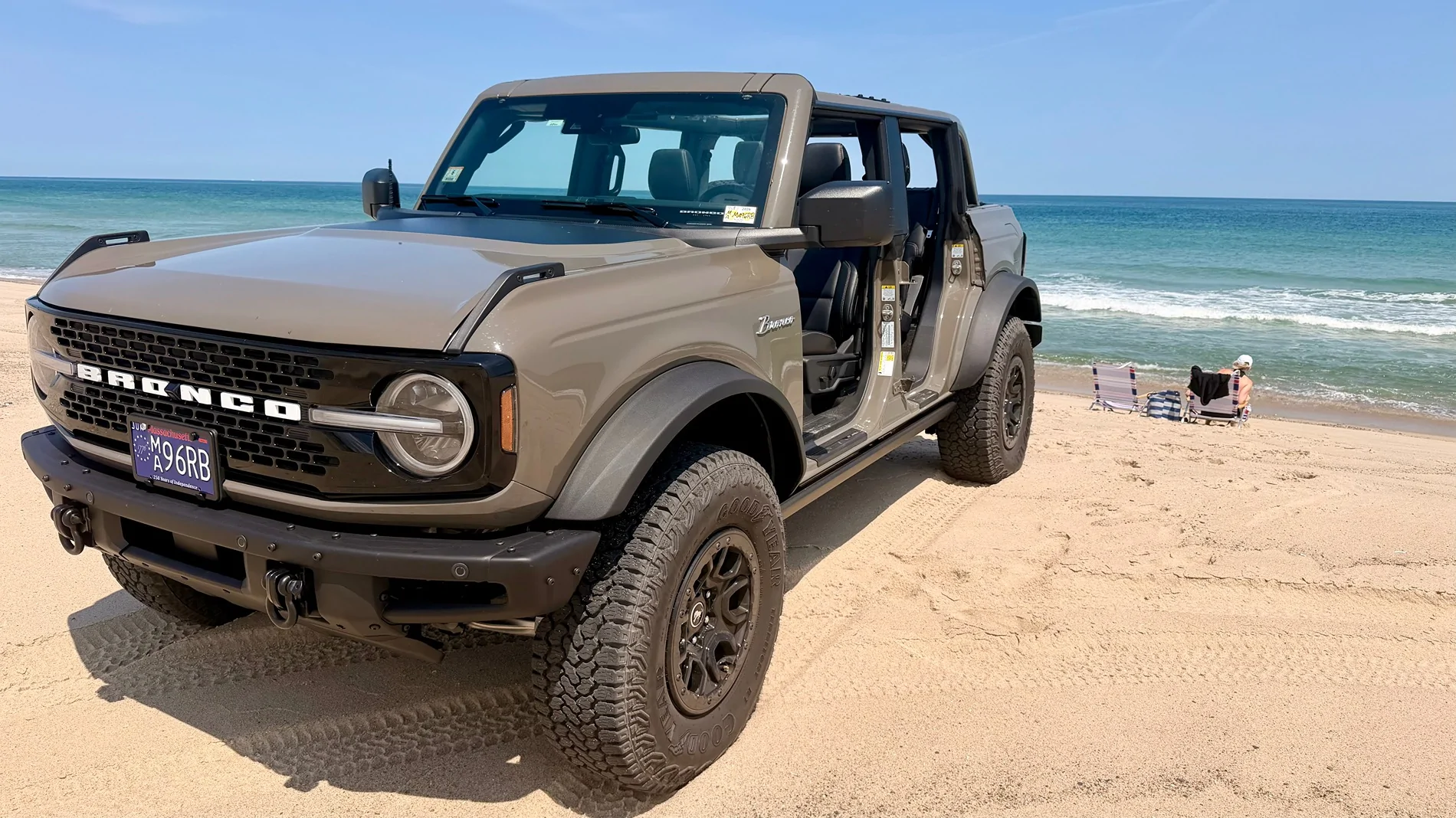 Ford Bronco MARSH GRAY Bronco Club IMG_4403