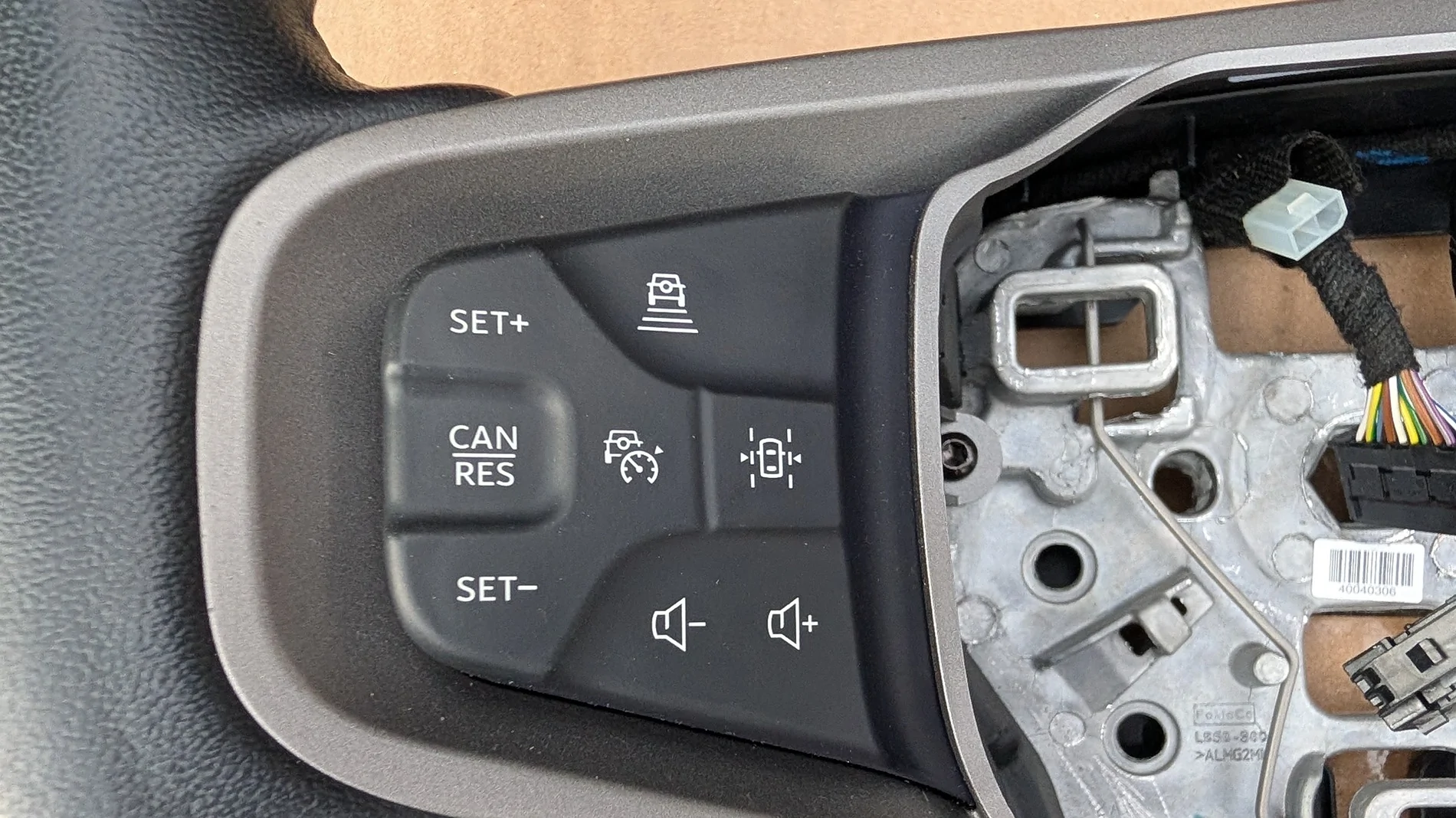 Ford Bronco Bronco Lux Package Steering Wheel (w/Adaptive Cruise and Heating) PXL_20260724_145837451