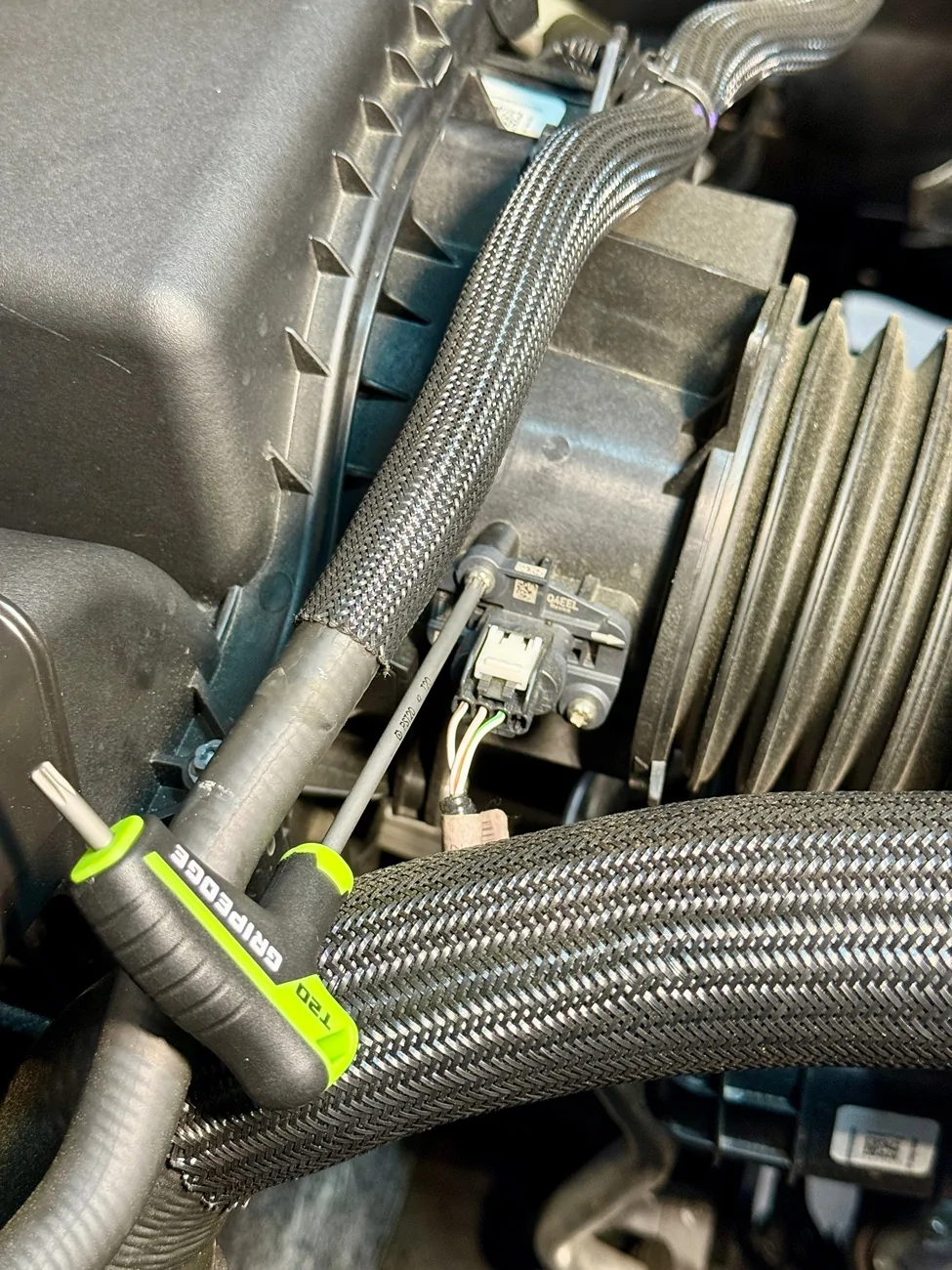 Ford Bronco 2025 Bronco 2.3L Air Filter Change DIY Write-Up (cabin air filter + engine air filter) IMG_3337