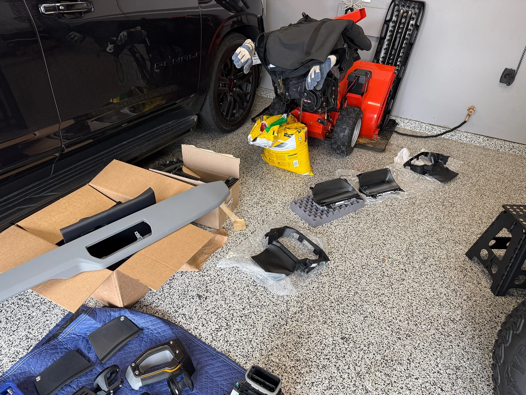 Ford Bronco Installed infotainment 12” cluster on 2023 badlands sas IMG_3454