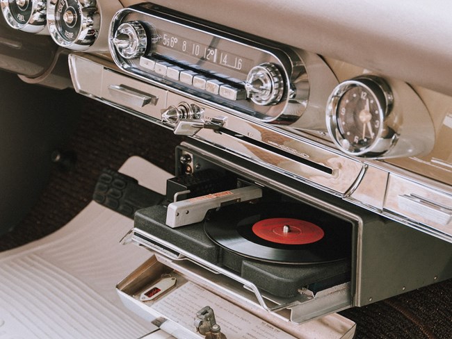 Ford Bronco To the AudioPhiles in our Bronco Family .... Record-Player_Rob-Hill-Photography