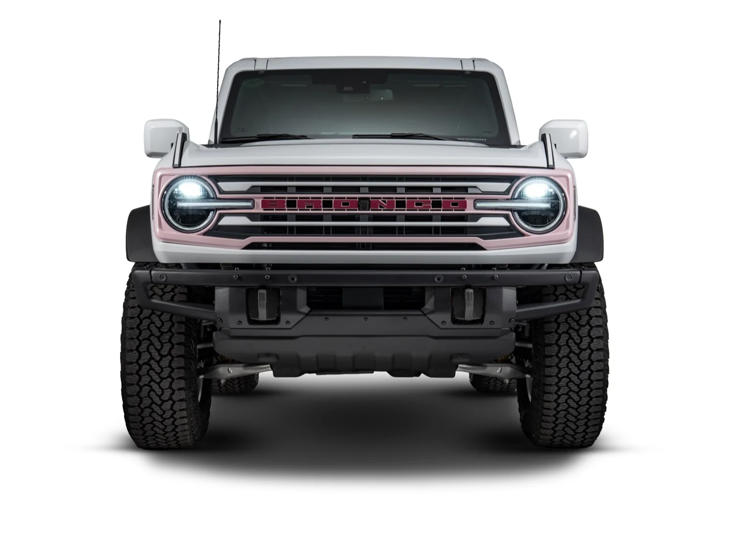 Ford Bronco Bronco Desert Rising Edition Debut 2026-Ford-Bronco-Desert-Rising-Studio-Press-Photos-Exterior-001-front-fascia-magenta-grille-m