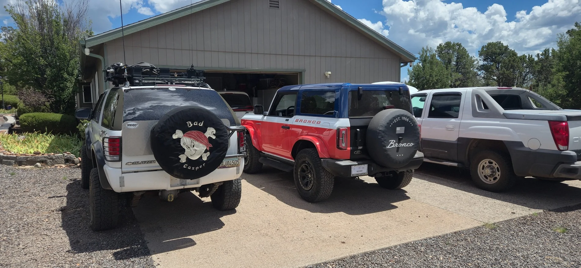 Ford Bronco Pics of your 2dr next to other cool 2drs 20260729_131641