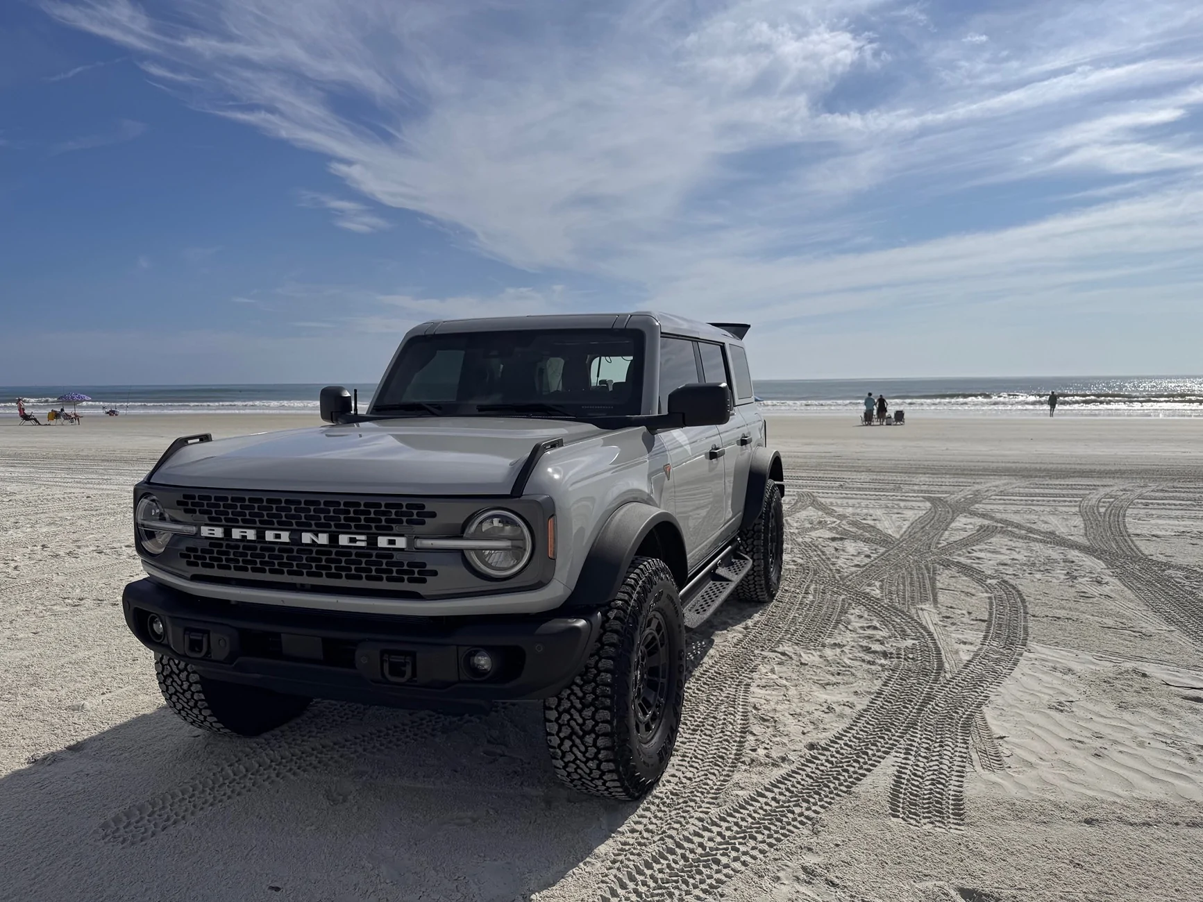 Ford Bronco AVALANCHE GRAY Bronco Club IMG_1322
