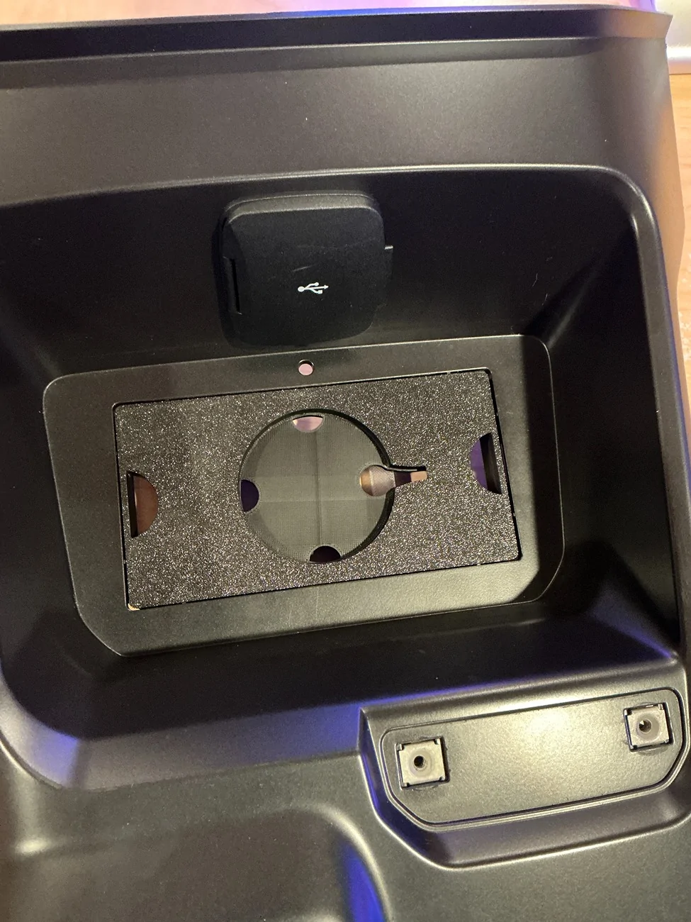 Ford Bronco Ford Bronco MagSafe Center Console Phone Charger 21-24 IMG_1689