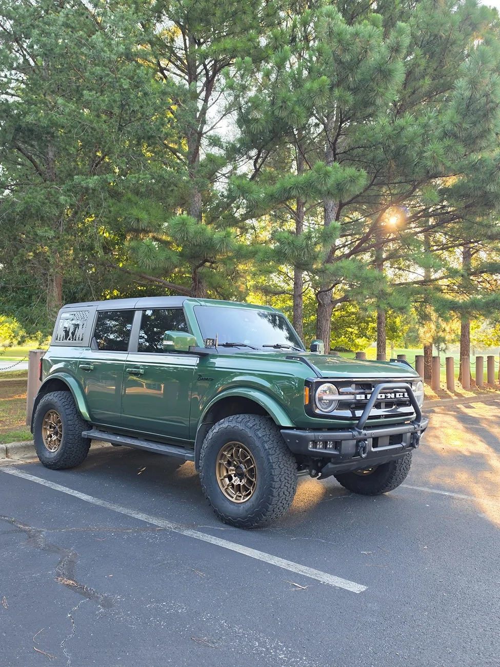 Ford Bronco ERUPTION GREEN Bronco Club 1584