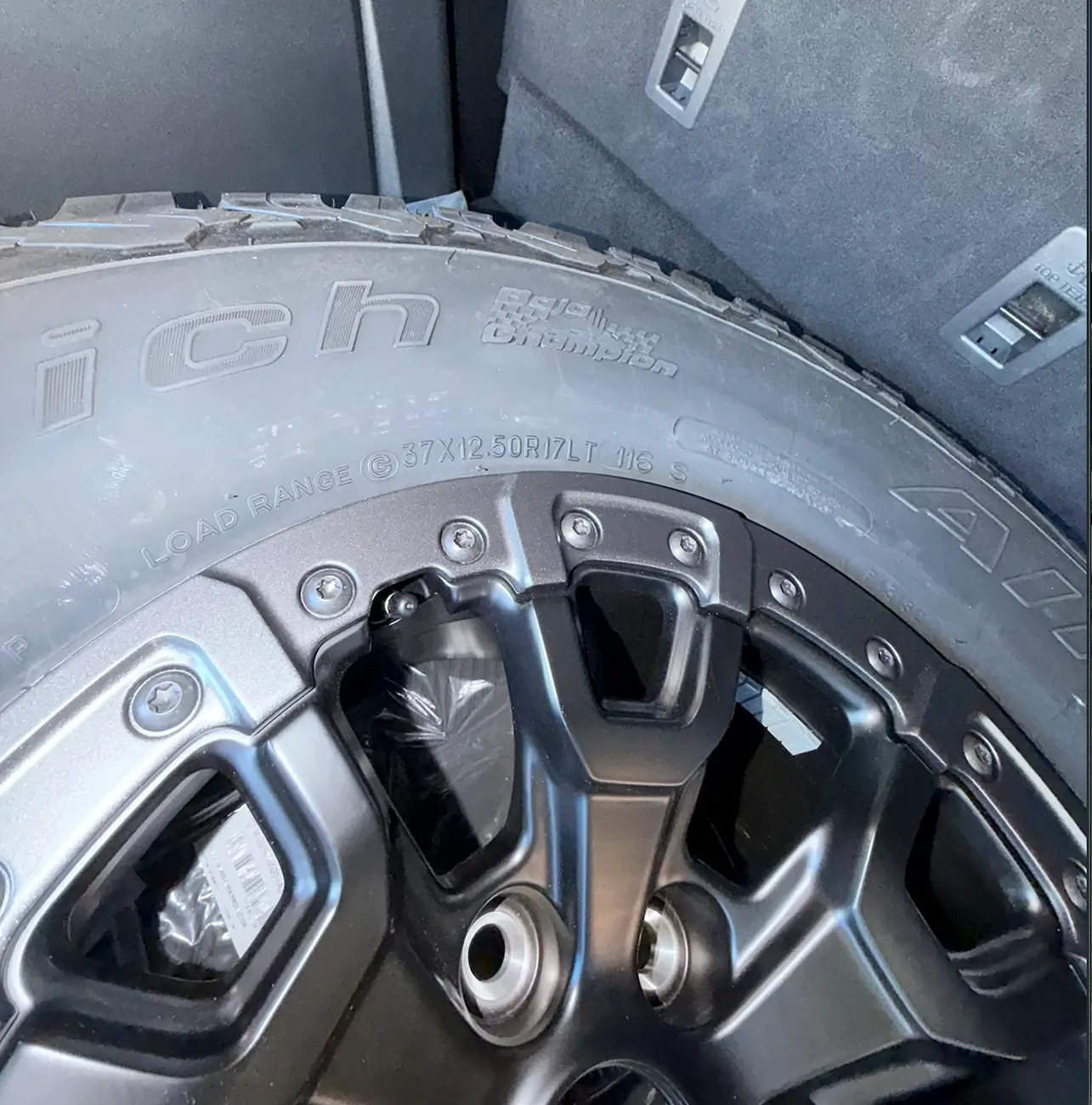Ford Bronco FOR SALE: New OEM 2025 Bronco Raptor 17" Forged Wheel + 37" BFG KO2 — $1,095 OBO Screenshot 2026-08-01 at 15.37.37