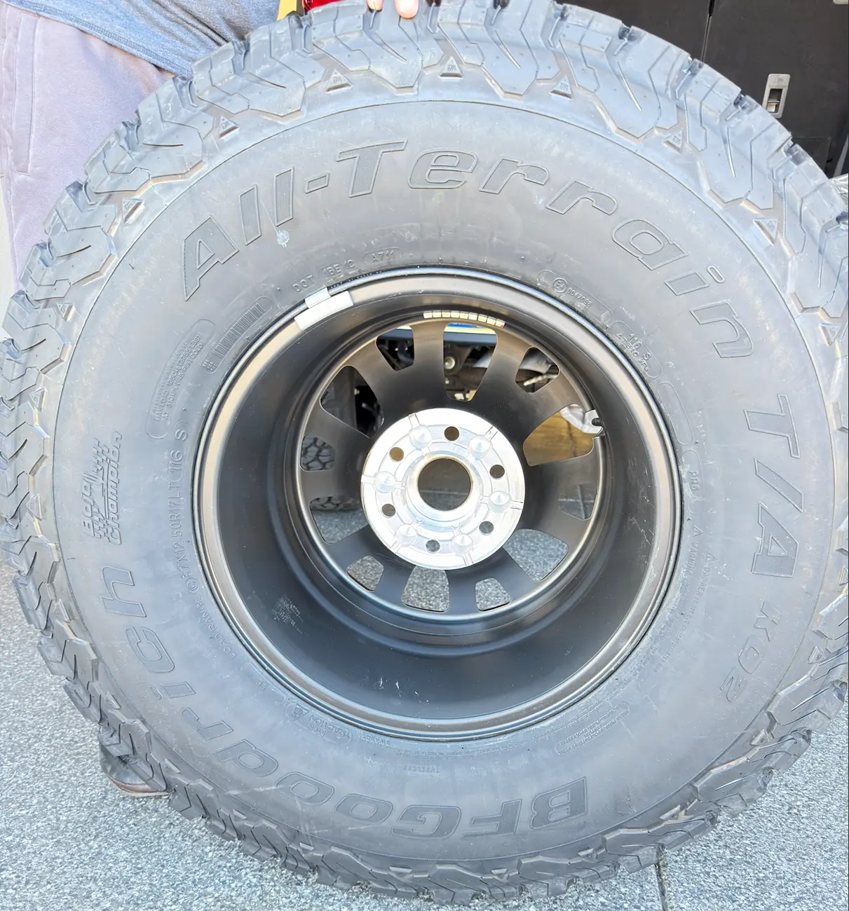 Ford Bronco FOR SALE: New OEM 2025 Bronco Raptor 17" Forged Wheel + 37" BFG KO2 — $1,095 OBO Screenshot 2026-08-01 at 15.35.04