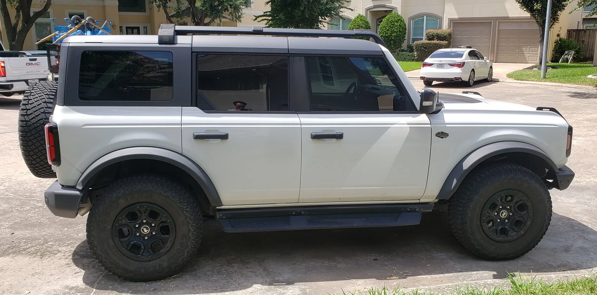 Ford Bronco Need help from the Bronco collective to see what my Bronco is worth!? Bronco_pass_sid