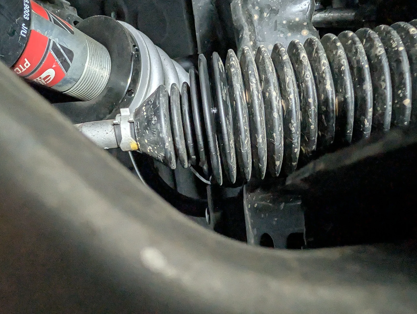 Ford Bronco Fluid on tie rod boot PXL_20260804_013524531.RAW-01