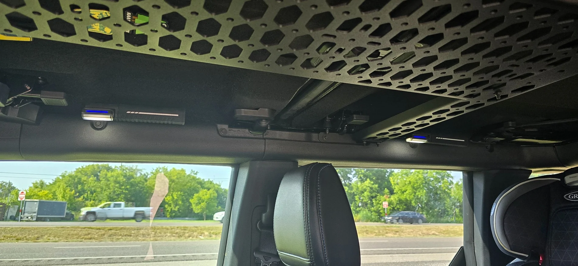 Ford Bronco Passenger grab handles — what are you actually running back there? 1000013544