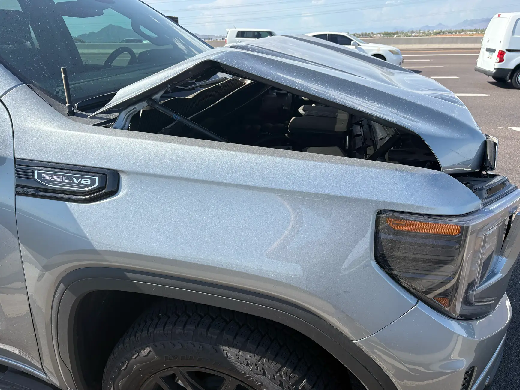 Ford Bronco 4 car pile up: Bronco vs. GMC Sierra and two others tempImage6bFO1u