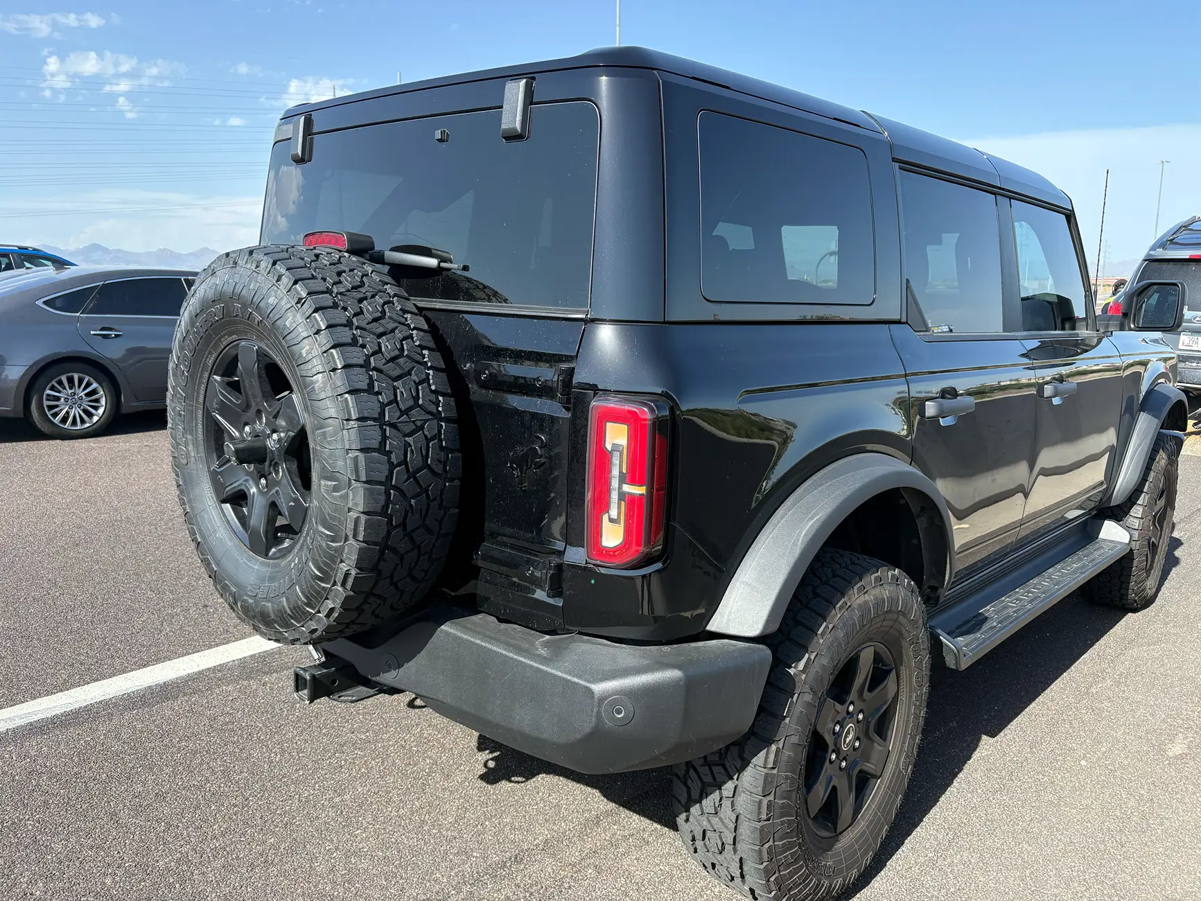 Ford Bronco 4 car pile up: Bronco vs. GMC Sierra and two others tempImage2v1IxZ