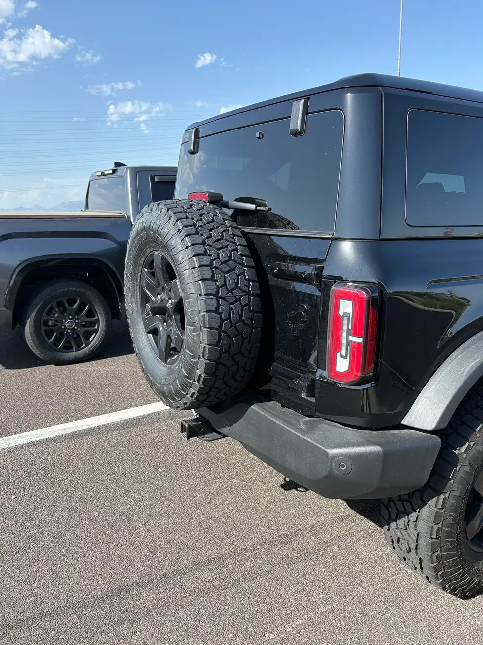 Ford Bronco 4 car pile up: Bronco vs. GMC Sierra and two others tempImageIn0EZ