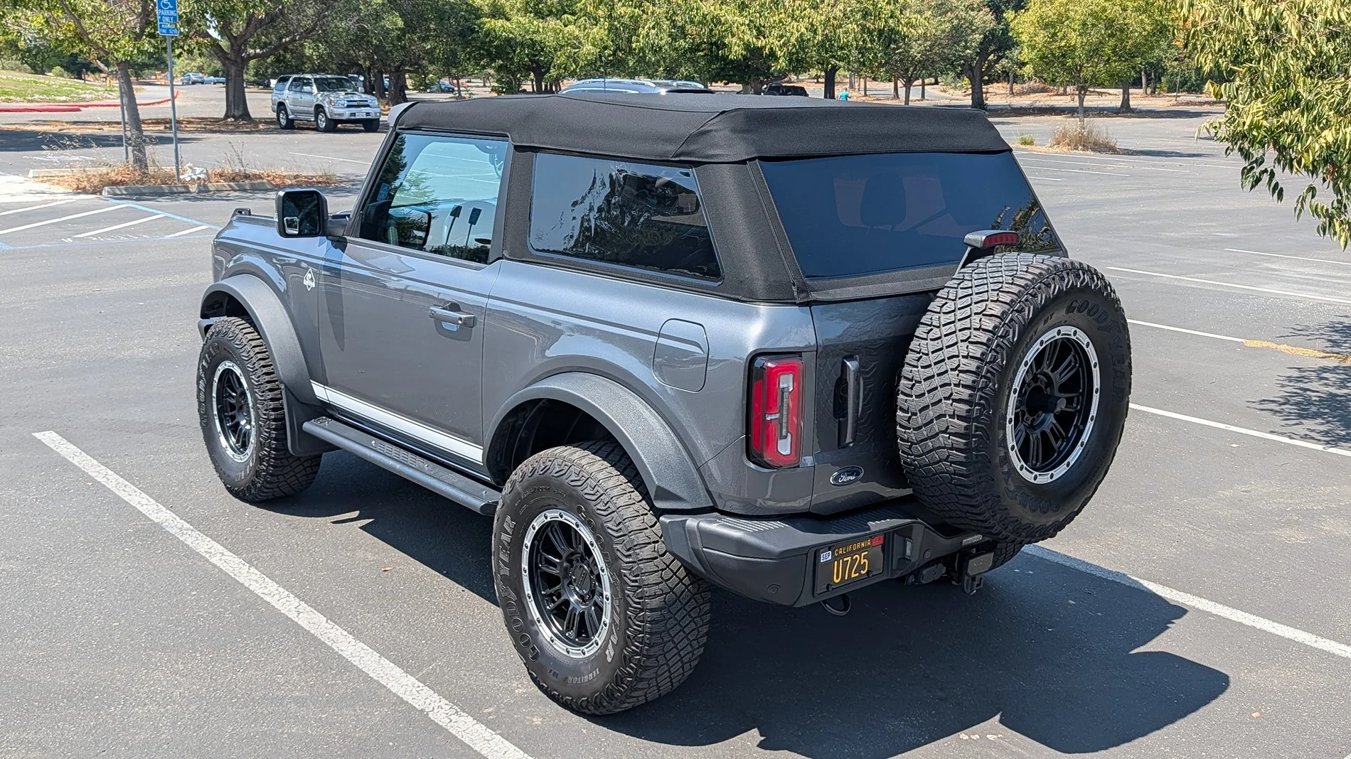 Ford Bronco 2022 Ford Bronco 2-Door Outer Banks w/Lux and Sasquatch PXL_20260808_193510495