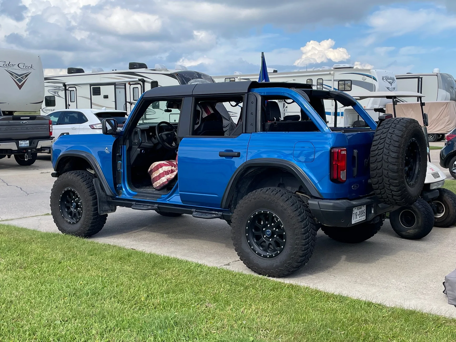 Ford Bronco Ran 2/3rds the roof and a cargo cover IMG_1334