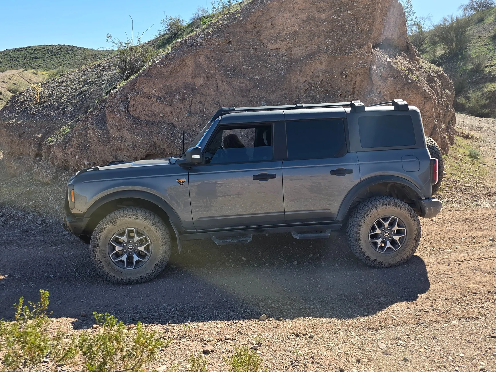 Ford Bronco Anyone keep their non SAS Badlands rims and slap 35s or 37s recently?? 1000019372
