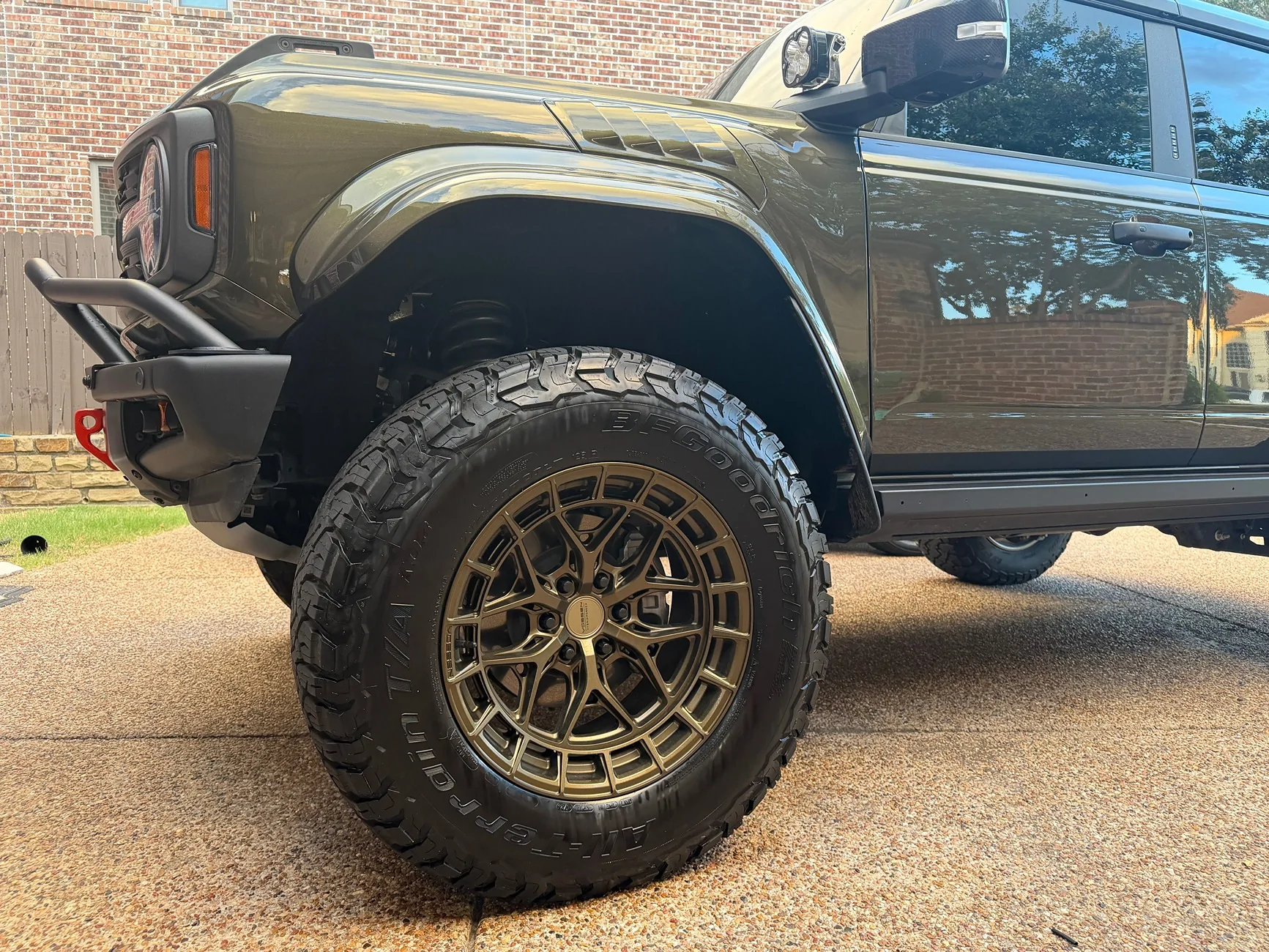Ford Bronco New Wheels finally installed - Vossen HFX-1 20x10 w/ 37 KO3s IMG_0613