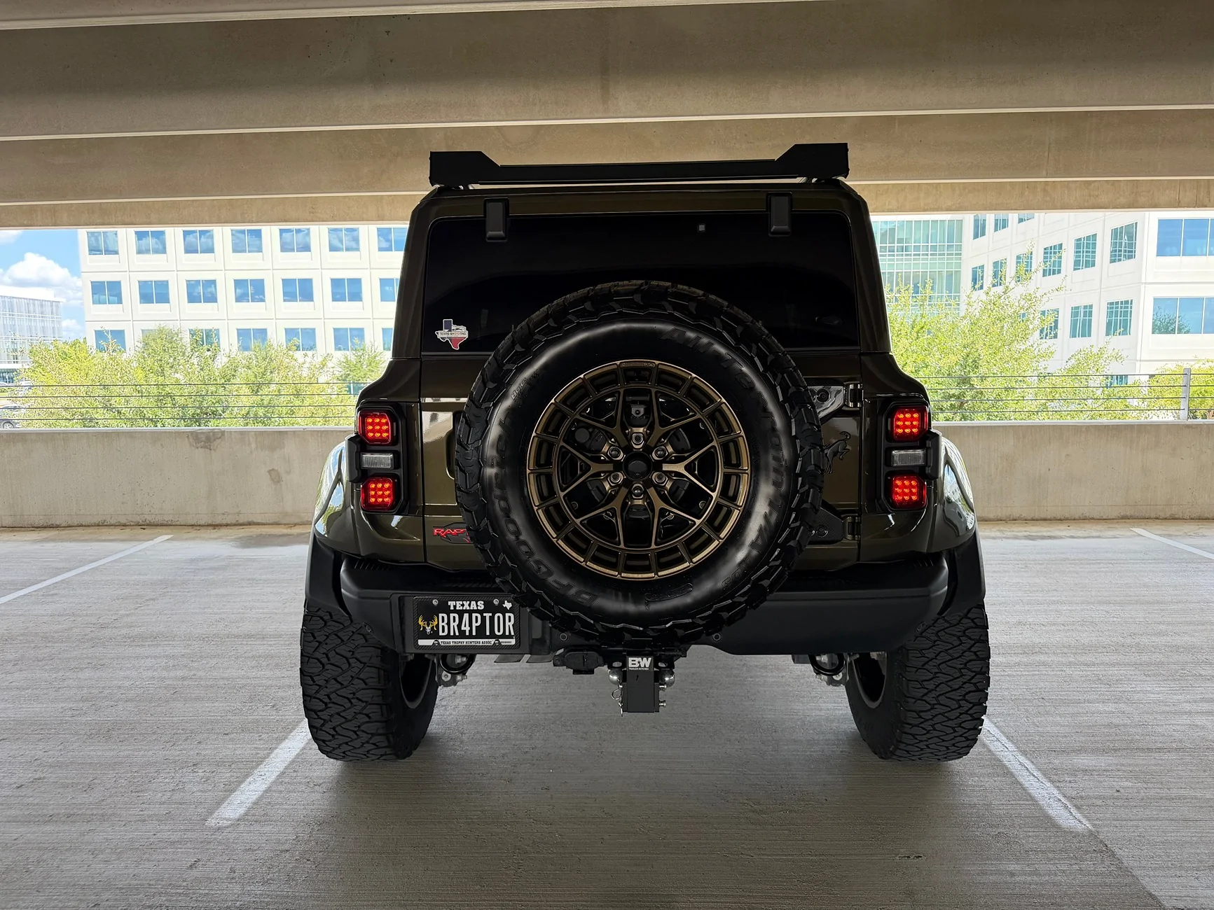 Ford Bronco New Wheels finally installed - Vossen HFX-1 20x10 w/ 37 KO3s IMG_0621