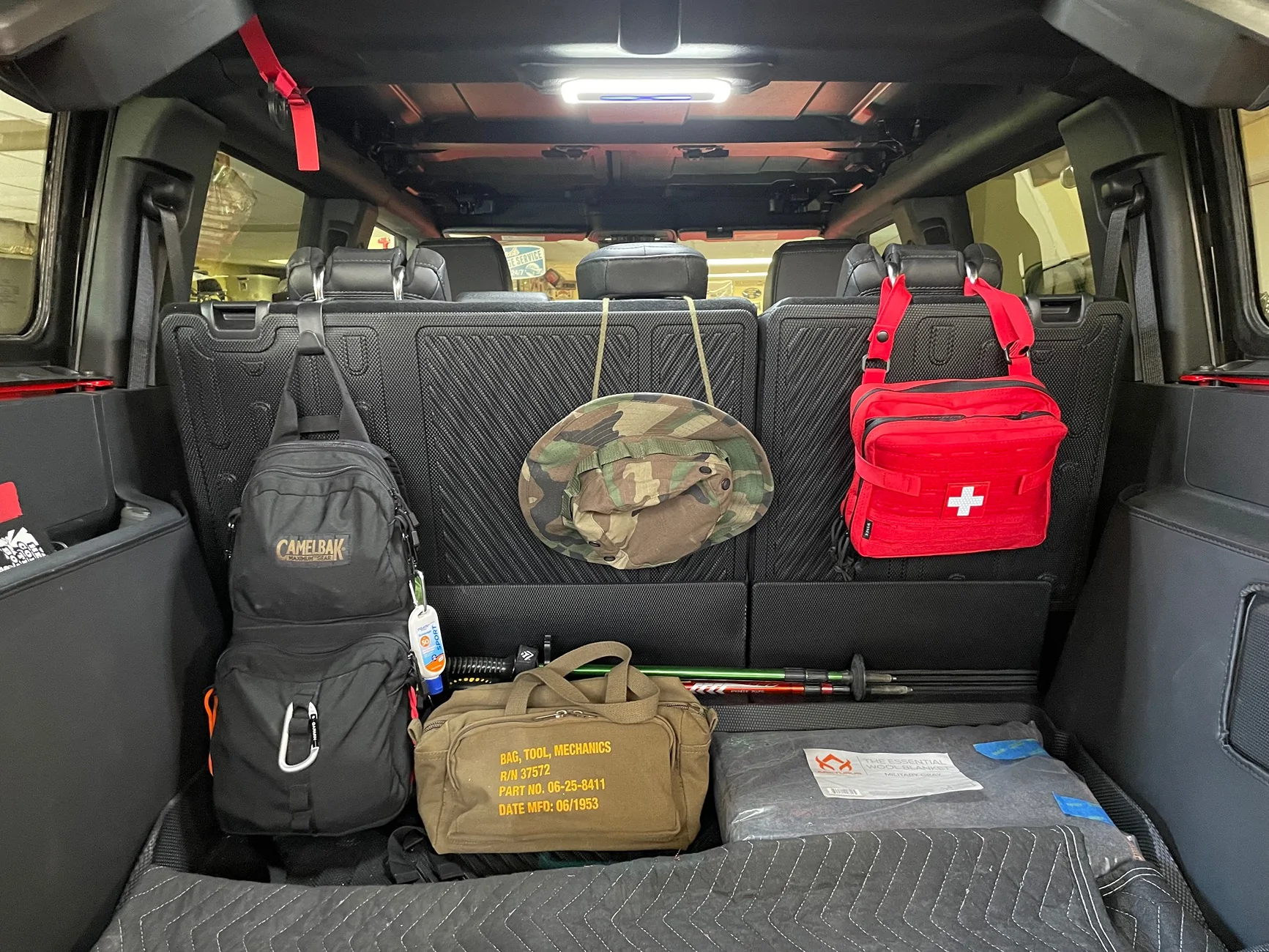 Ford Bronco Fire Protection:  Extinguishers: Dry, Halotron, CO2, Element Stick, Blankets, etc... what are you carrying? IMG_3181