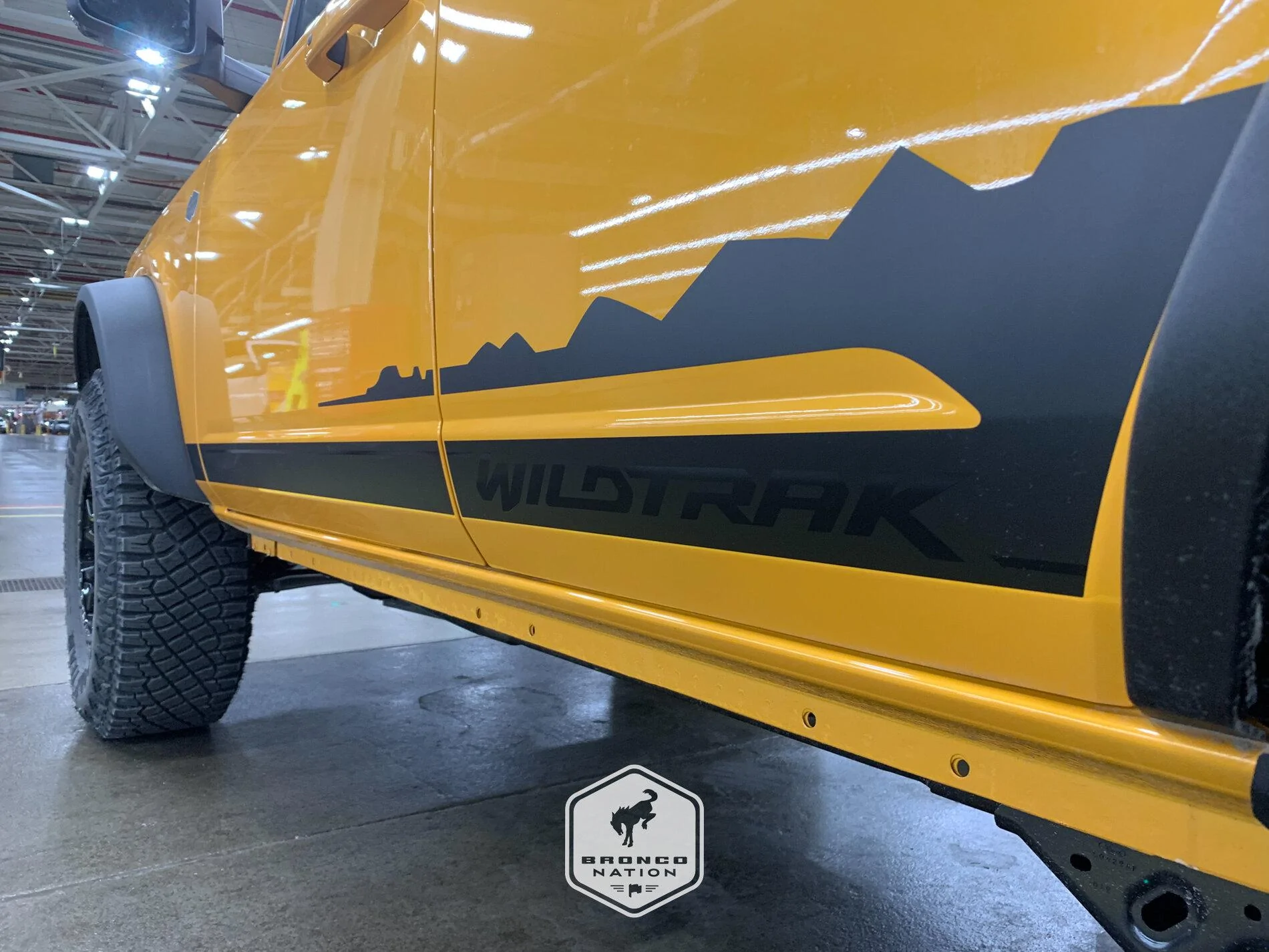 Ford Bronco 2 door fastback top DOES fold back! Lightning Blue First Edition Bronco With Graphics Cyber Orange Bronco Wildtrak with graphics decals 11