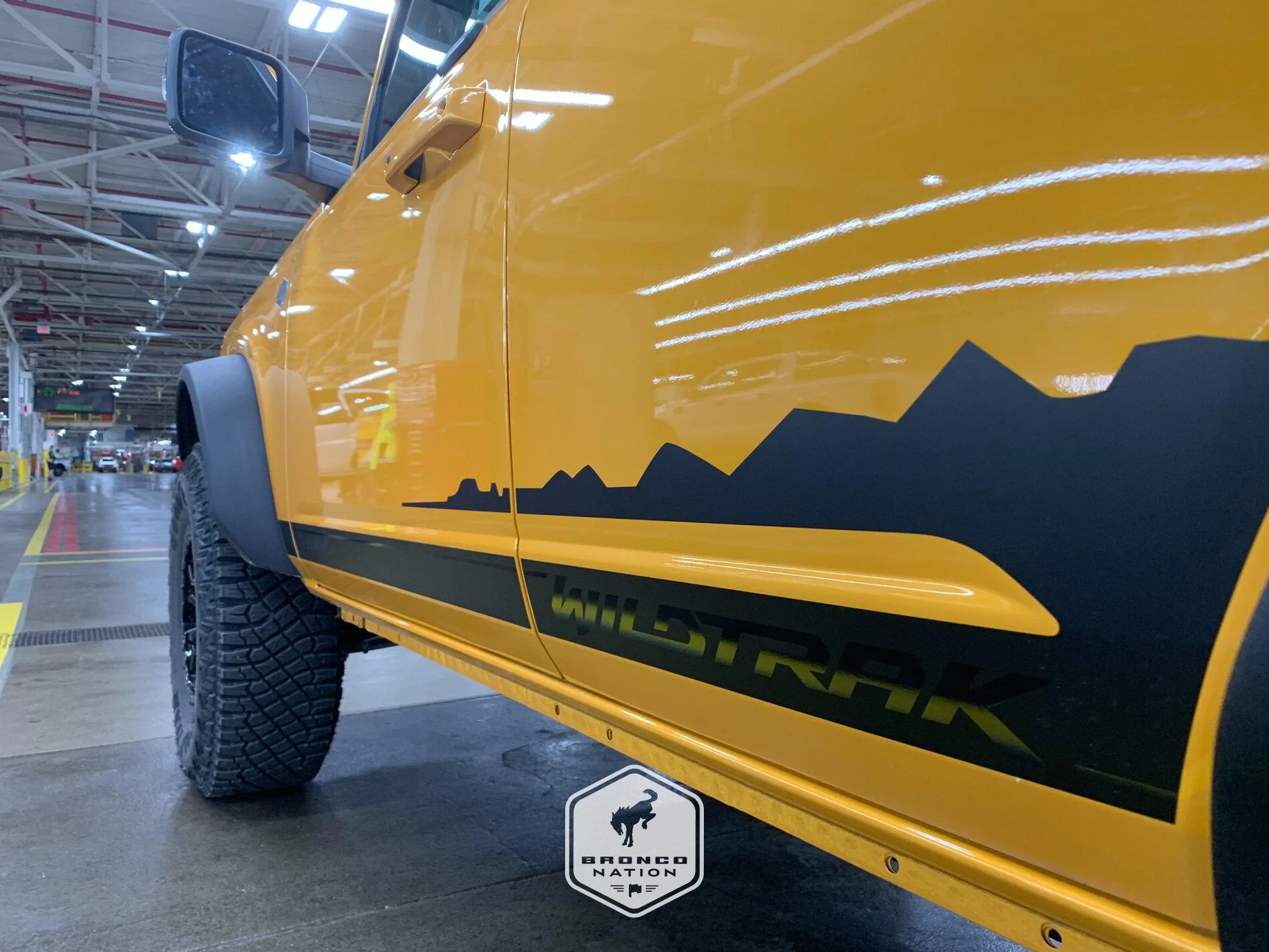 Ford Bronco 2 door fastback top DOES fold back! Lightning Blue First Edition Bronco With Graphics Cyber Orange Bronco Wildtrak with graphics decals 12