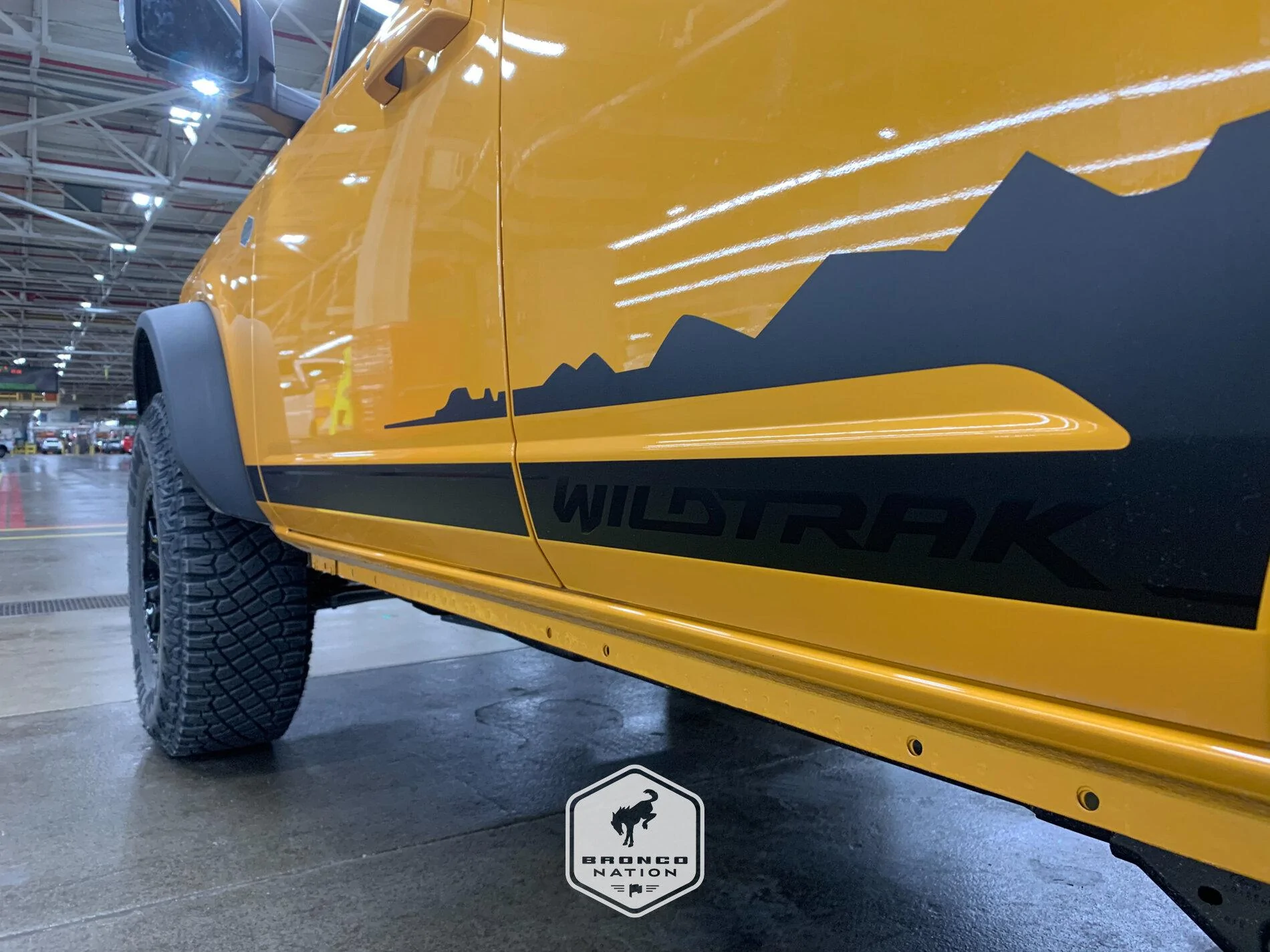 Ford Bronco 2 door fastback top DOES fold back! Lightning Blue First Edition Bronco With Graphics Cyber Orange Bronco Wildtrak with graphics decals 13