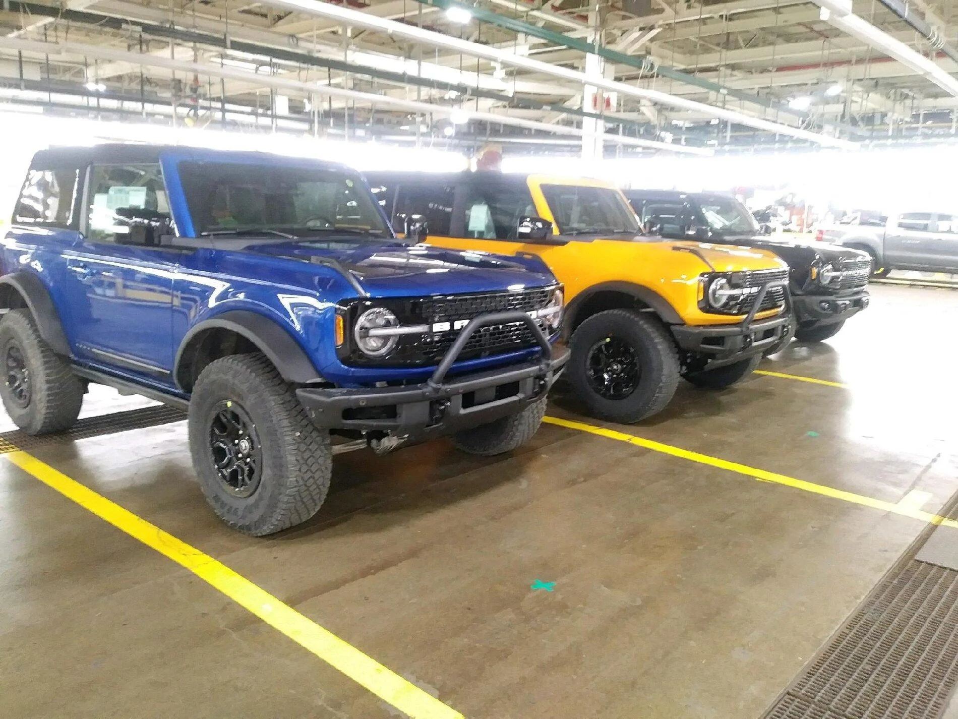 Ford Bronco 2 door fastback top DOES fold back! Lightning Blue First Edition Bronco With Graphics IMG_20210122_175745