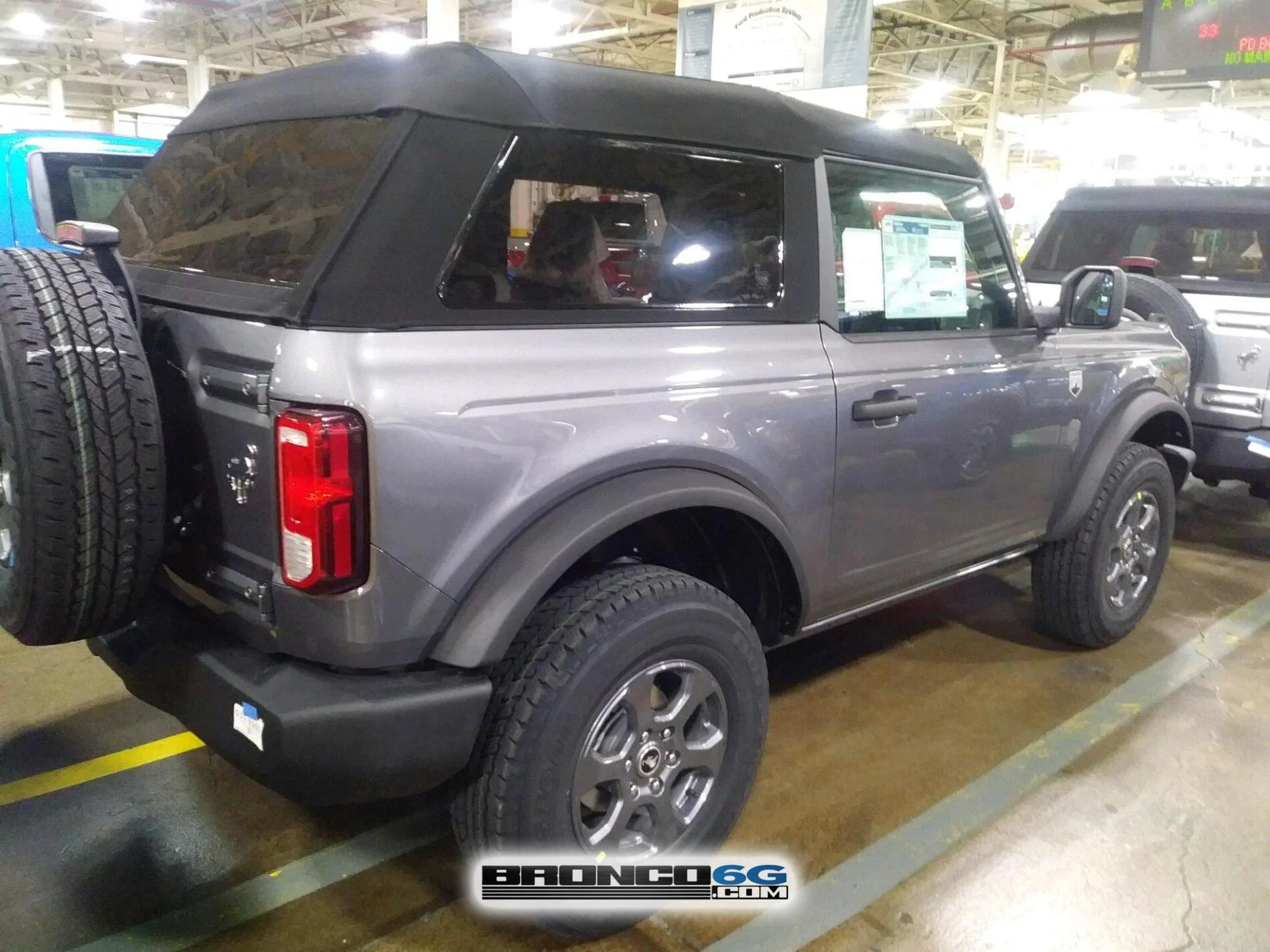 Ford Bronco 2 Door Soft Top Design Different Than 4 Door? 2021 Bronco Fastback Top 2-Door Carbonized Gray Big Bend 3