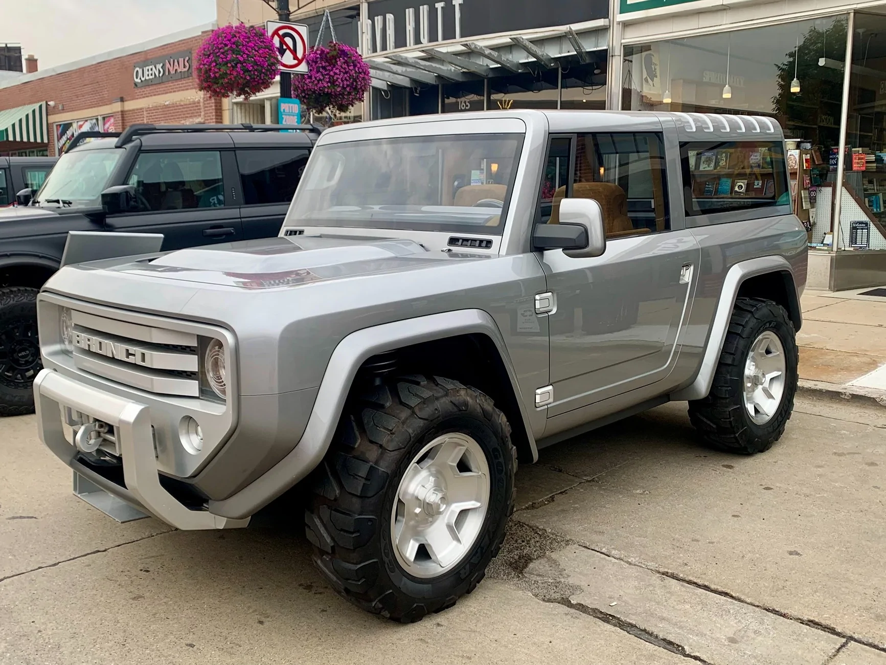 Ford Bronco Broncos at Woodward Dream Cruise 2026 IMG_1405