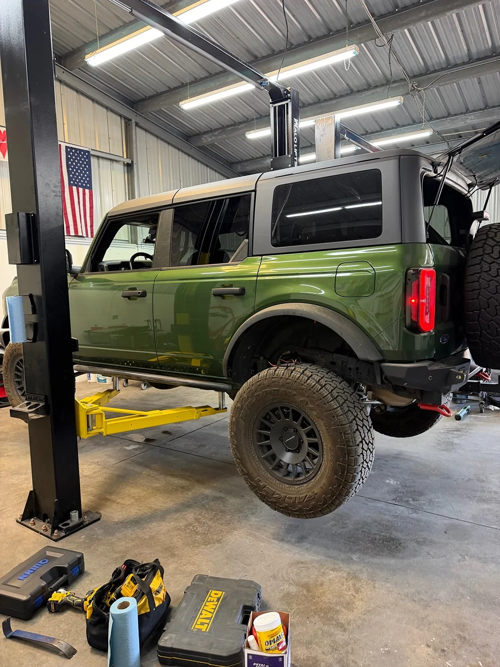 Ford Bronco Oakland- new DIY garage space with vehicle lifts IMG_3214