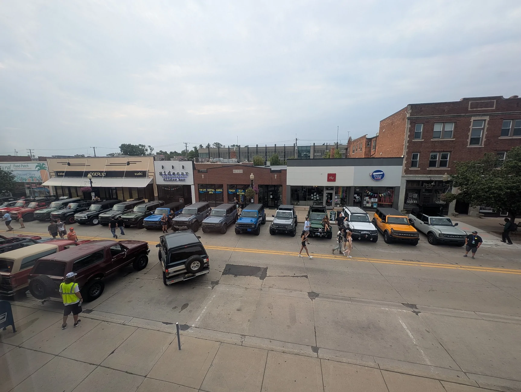 Ford Bronco Broncos at Woodward Dream Cruise 2026 PXL_20260815_131620478