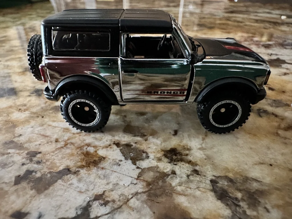 Ford Bronco Bronco Toys, Diecast, RC D37F7922-4AA3-4D54-BAB4-61772A46030C_1_105_c