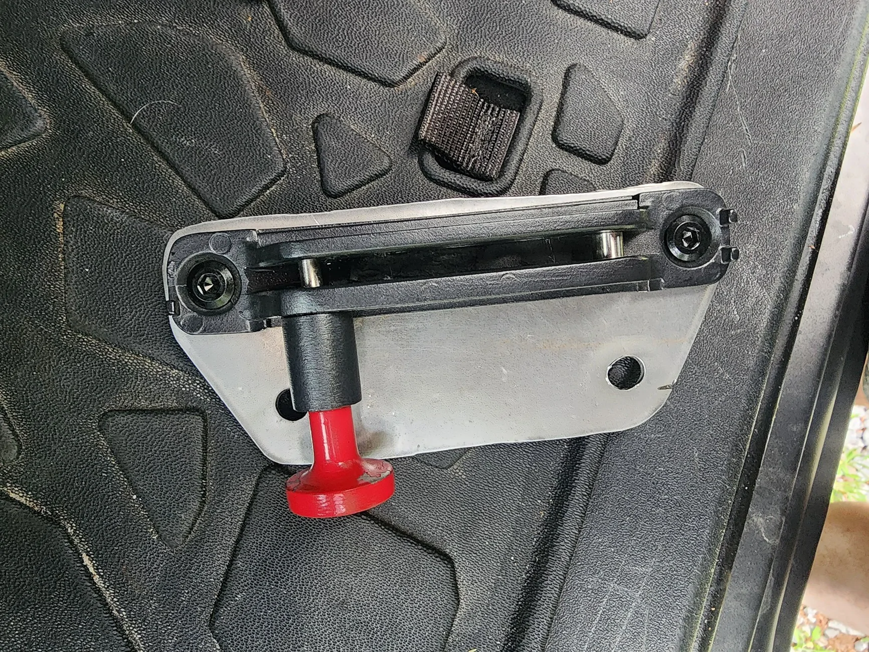 Ford Bronco Fire Protection:  Extinguishers: Dry, Halotron, CO2, Element Stick, Blankets, etc... what are you carrying? 20260818_175714