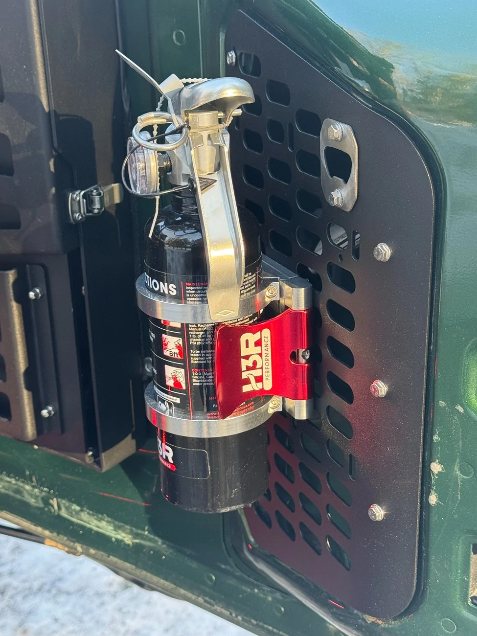 Ford Bronco Fire Protection:  Extinguishers: Dry, Halotron, CO2, Element Stick, Blankets, etc... what are you carrying? BroncoH3R_1