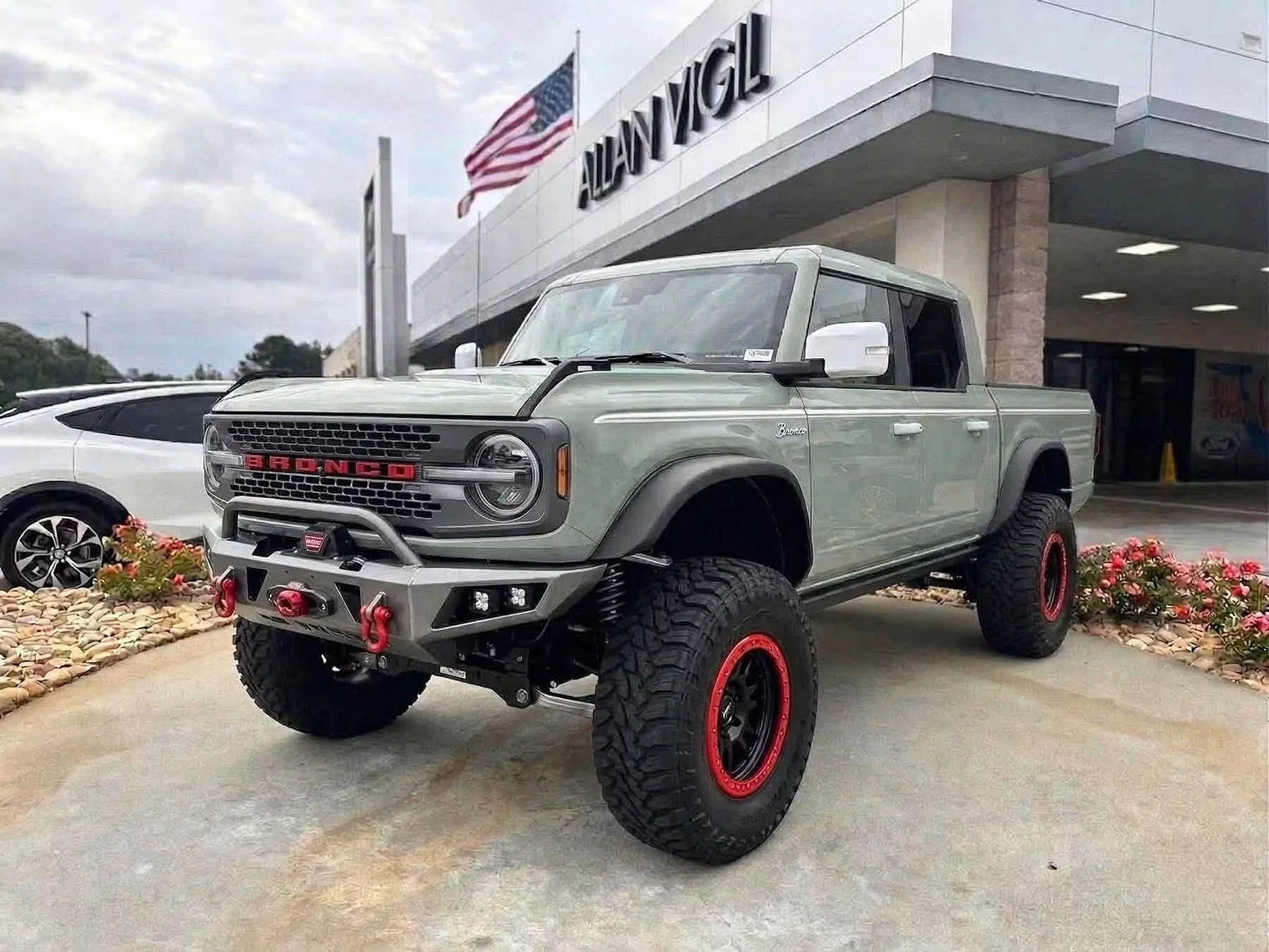 Ford Bronco Bronco Pickup Truck coming in future. Hybrid Bronco arrives 2027 1000016874