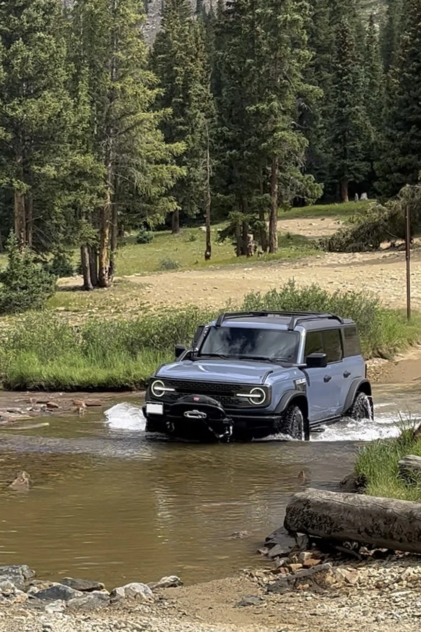 Ford Bronco Raptor or Filson? Bronco Fording Snake River_Frame Grab_4x6_Opaque Plate_IMG_7240