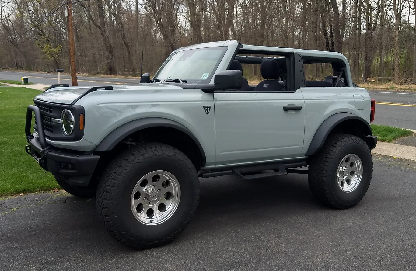 Ford Bronco Which is best way to improve stance? mybronco_37topless2