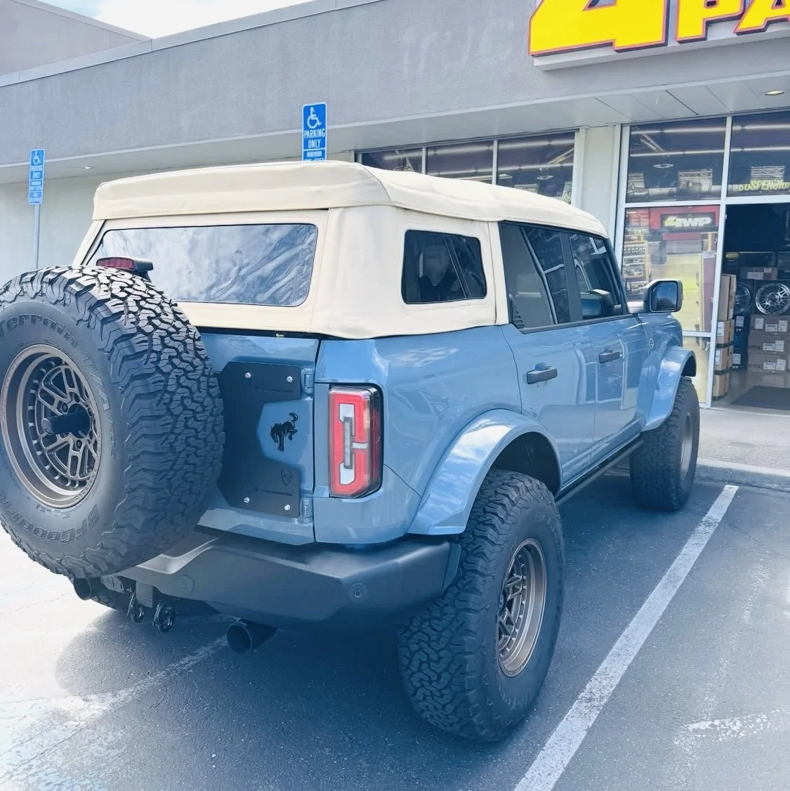 Ford Bronco Etop problem! IMG_0799